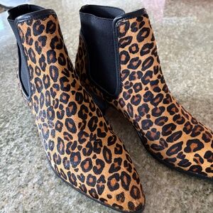 Donald Pliner 8M Booties